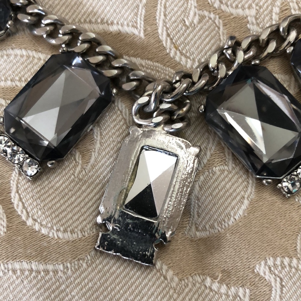 Beautiful necklace and earring set - Picture 5 of 7